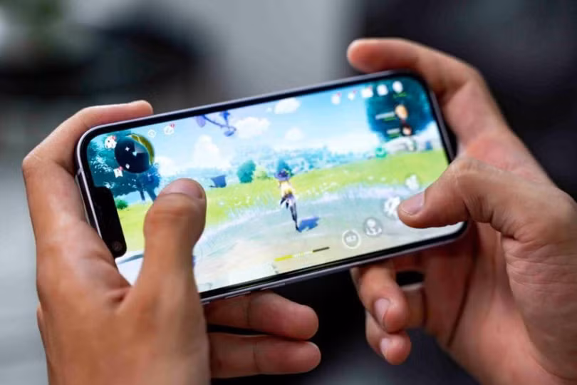 iPhone 14 cũ hay iPhone 12 cũ: chọn mẫu nào đáng tiền hơn?