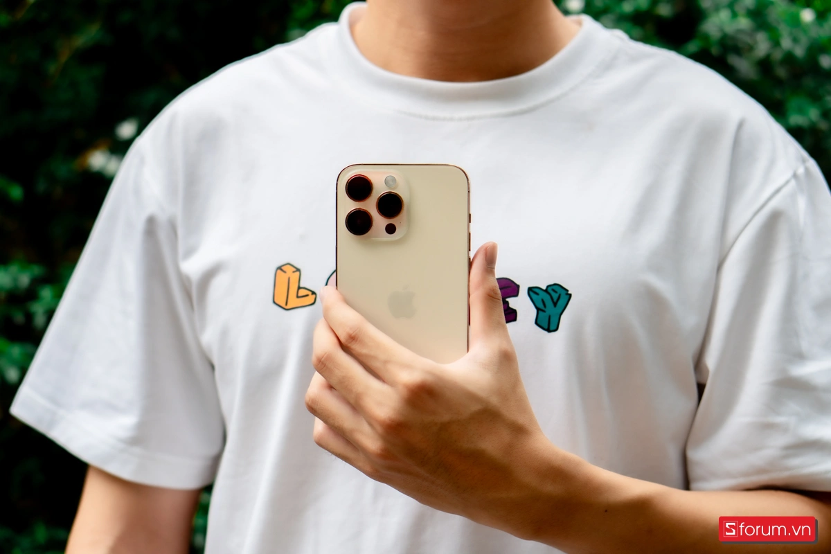iPhone 14 Pro Max cũ vs 12 Pro Max: Nên mua máy nào khi giá đang giảm?