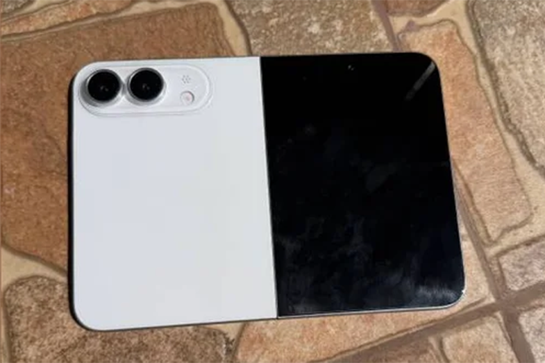 Galaxy Z Fold 8 Ultra Leak: 200MP Camera and Bigger Batteries Redefine Foldables