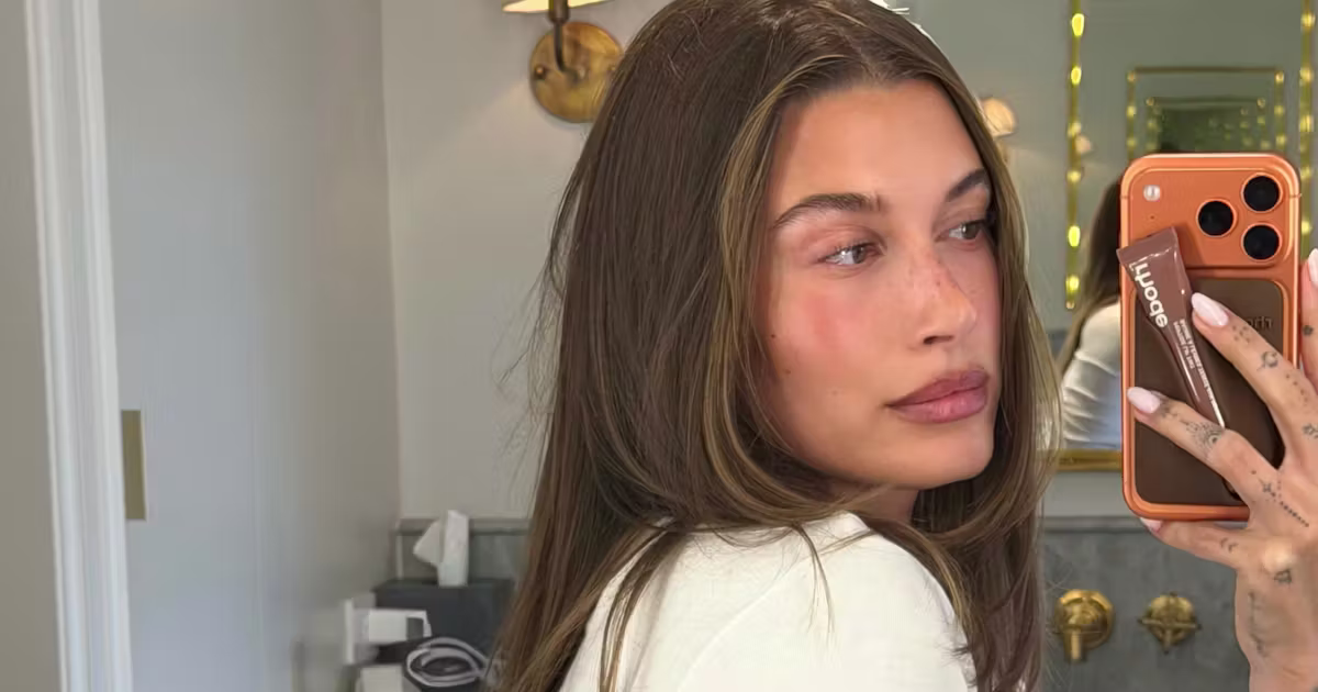 How to Style Hailey Bieber’s ’90s Denim Capsule for Today