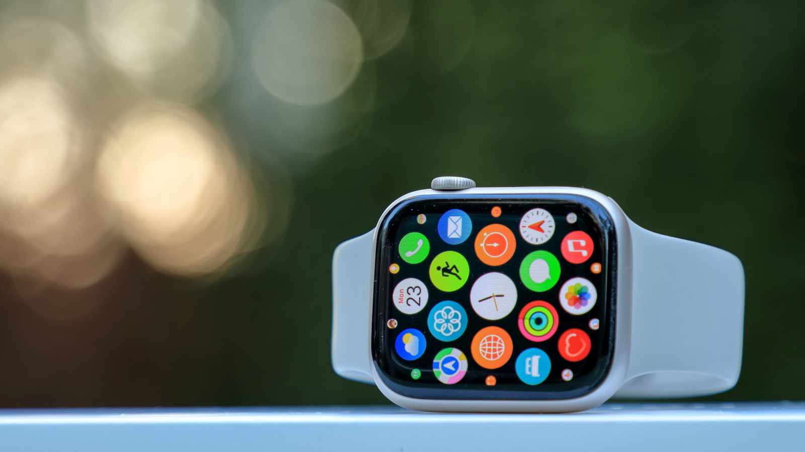 5 Must-Have Accessories That Transform Your Apple Watch