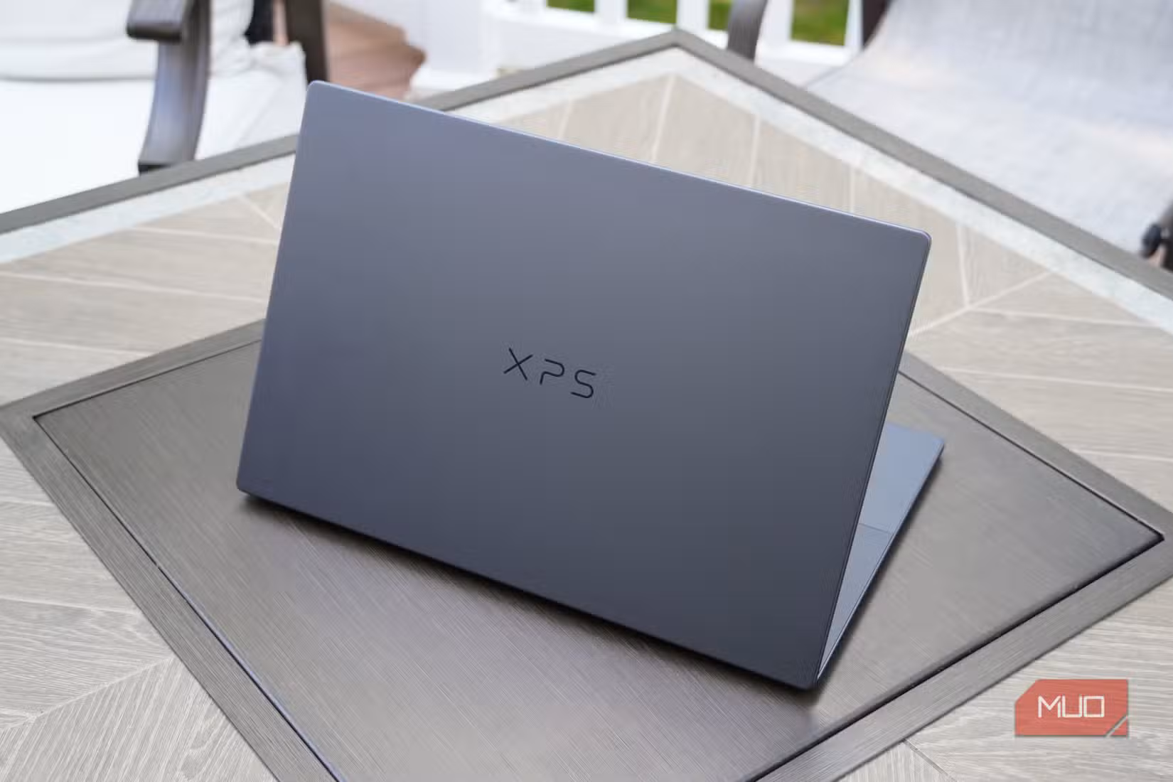 Dell XPS 16: sang trọng, mạnh mẽ nhưng bàn phím gây lăn tăn
