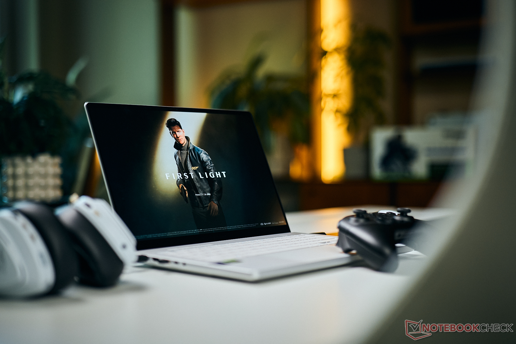 ASUS ROG Zephyrus G14: laptop gaming mỏng nhẹ flagship với RTX 5080