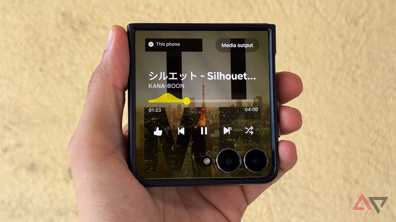 YouTube Music thử nghiệm giao diện Now Playing với album art toàn màn hình