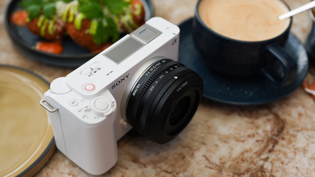 Ống kính prime giá rẻ: TTArtisan và Viltrox có xứng đáng?