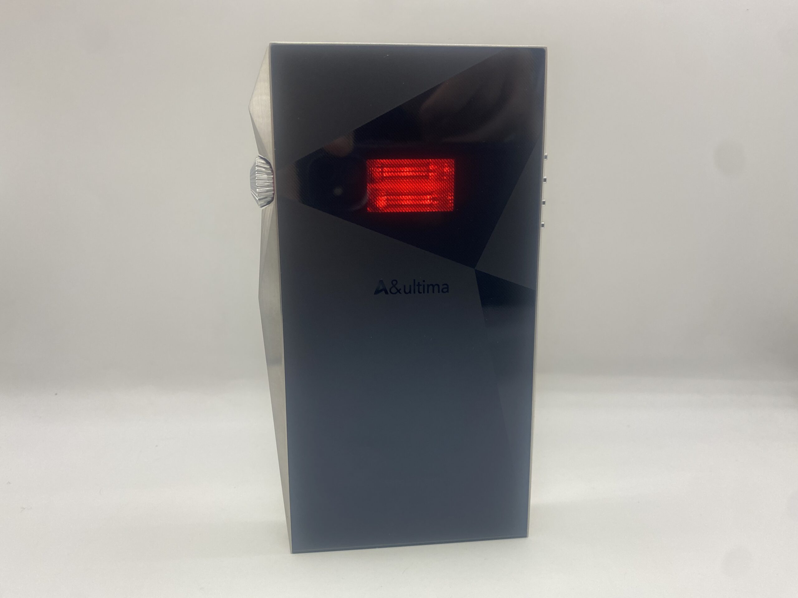 Astell & Kern SP4000T vs FiiO Snowsky Oak Nano: chọn máy phát nhạc số cao cấp nào cho audiophile