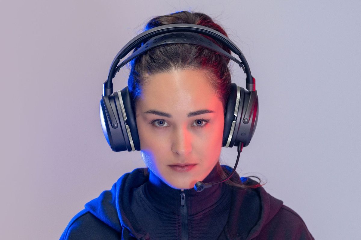 Tai nghe gaming khử tiếng ồn: Audeze Maxwell 2 vs MSI MAESTRO 500