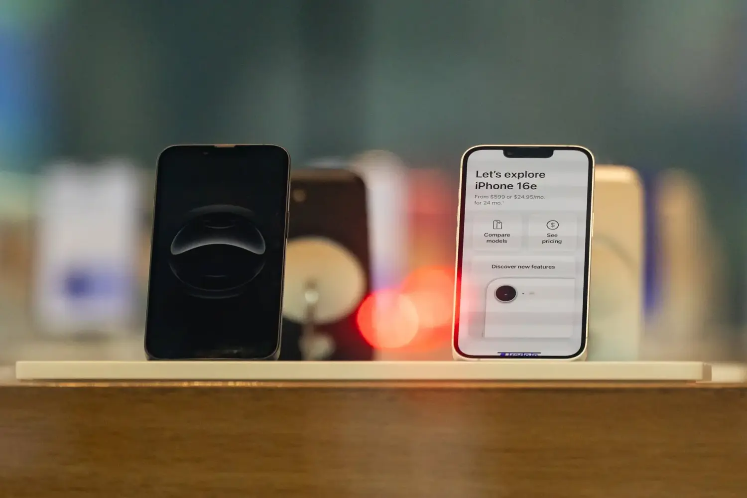 Khủng hoảng chip nhớ kéo thị trường smartphone xuống đáy