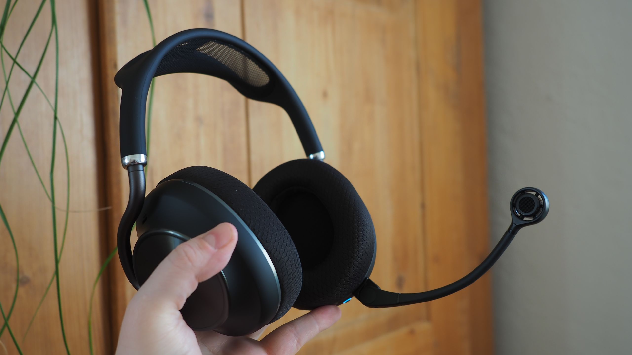 Wireless Gaming Headsets Face Off: Cage Pro vs Stealth Pro II