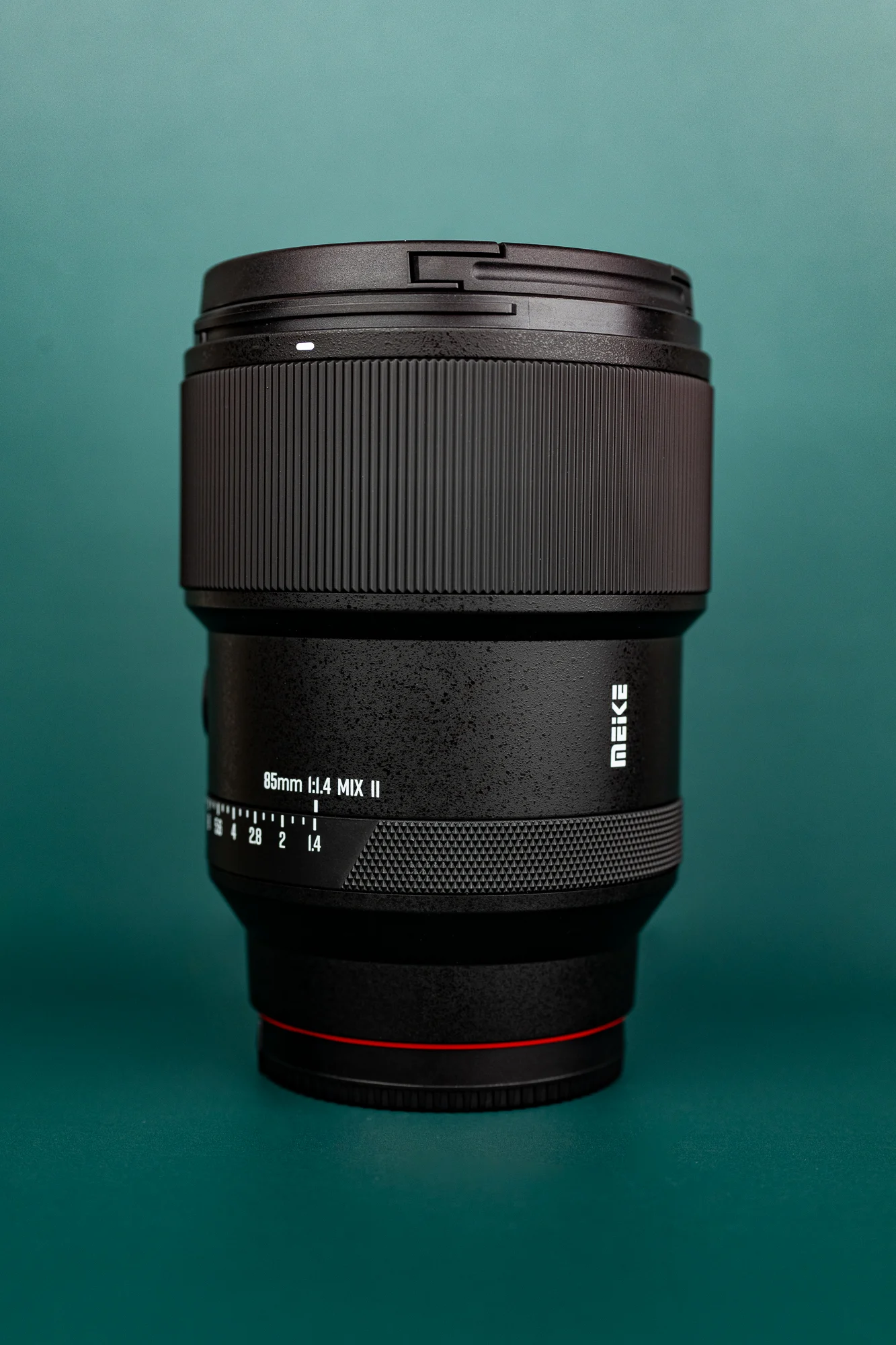 TTArtisan AF 50mm F1.8 Neo vs Meike 85mm f/1.4 cho chân dung