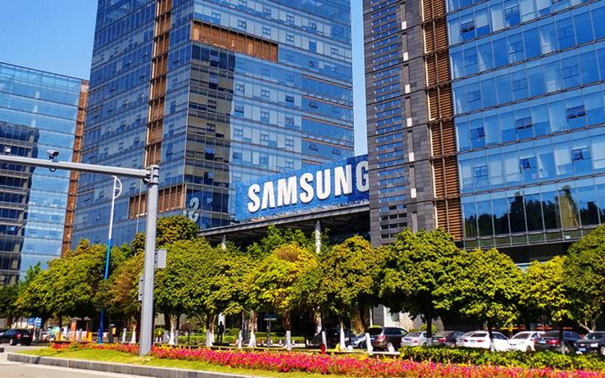 Memory Chip Shock Exposes a Smartphone Profitability Crisis