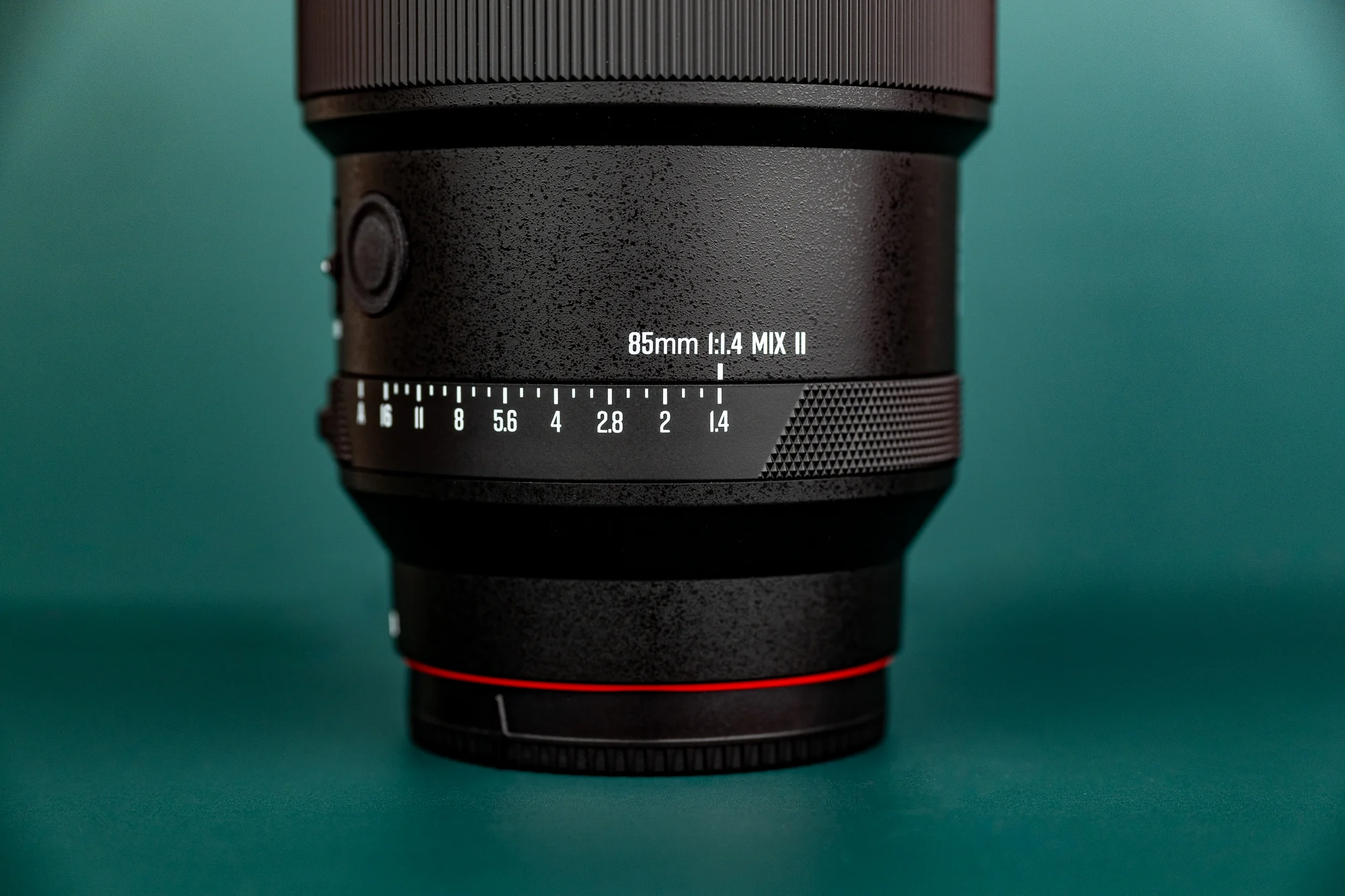 TTArtisan AF 50mm F1.8 Neo vs Meike 85mm f/1.4 cho chân dung