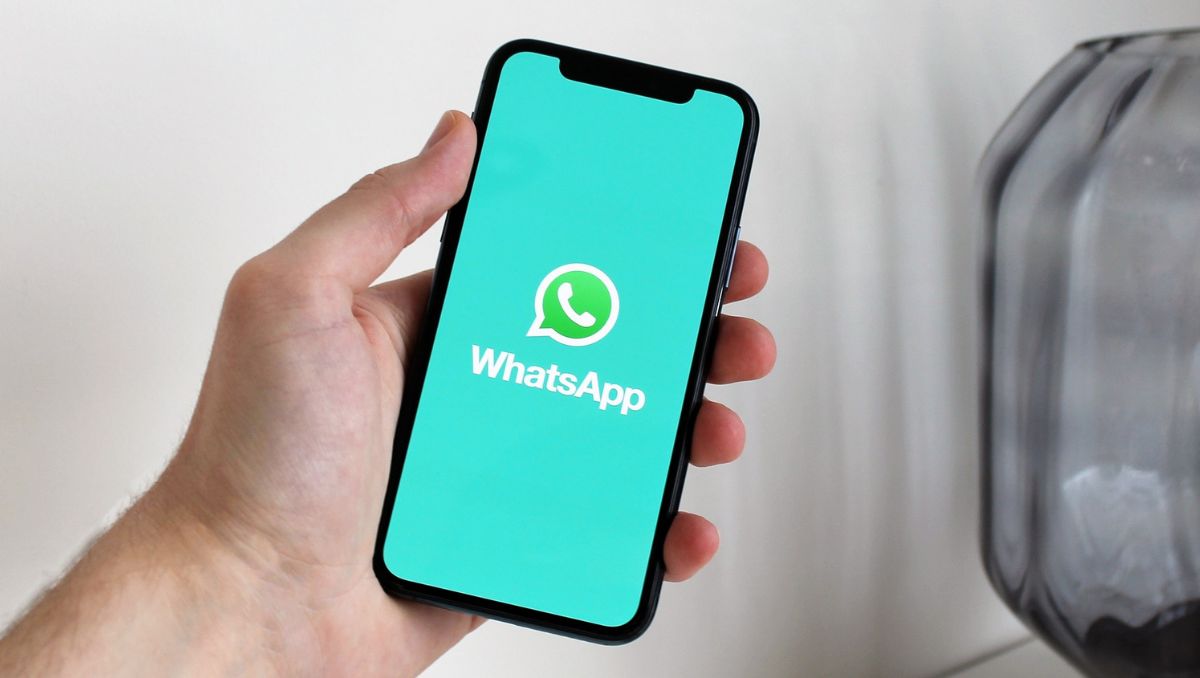 WhatsApp Cloud Backup Loosens iPhone's iCloud Grip