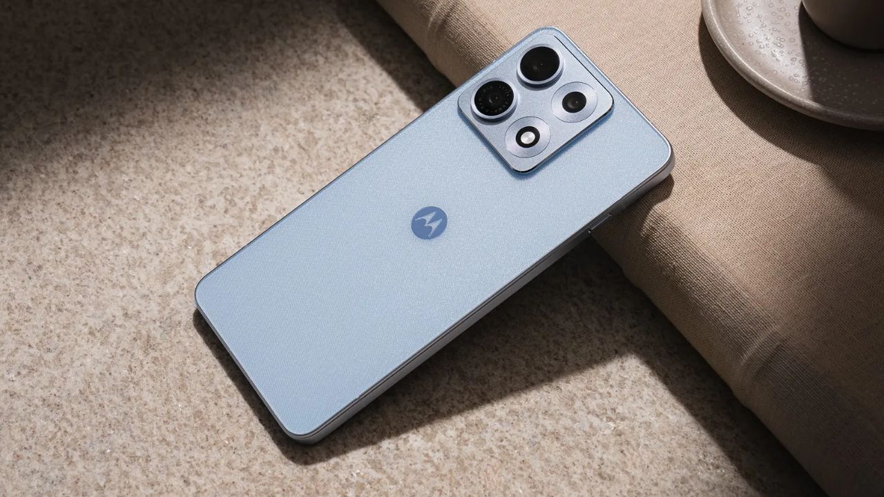 How Motorola Packed a 7,100mAh Battery Into a Sleek Mid-Range Phone