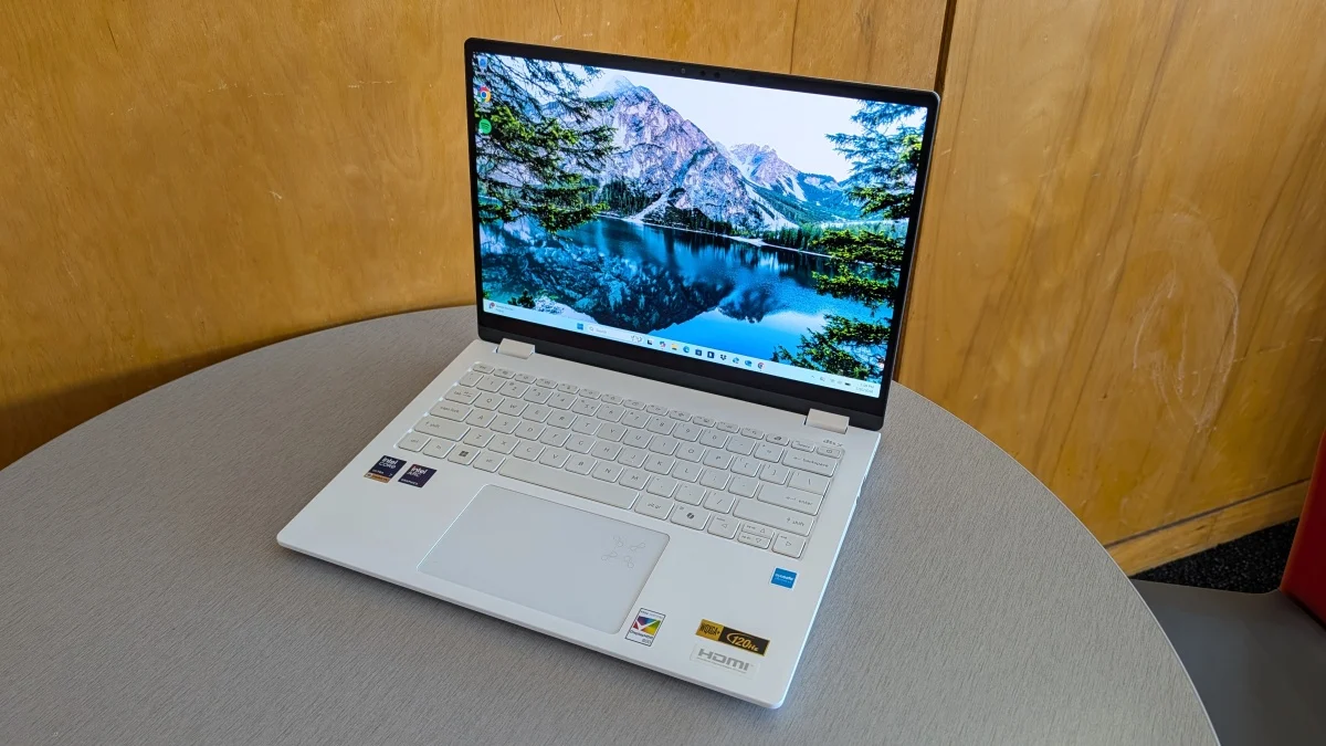 Featherlight OLED Laptops With All‑Day Battery: Which Ultrabook Wins on the Road?