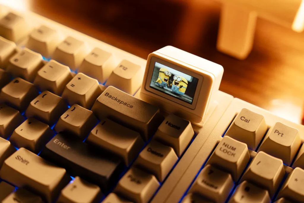 Epomaker RT98 vs RT100 Pro: bàn phím retro custom nào đáng tiền?