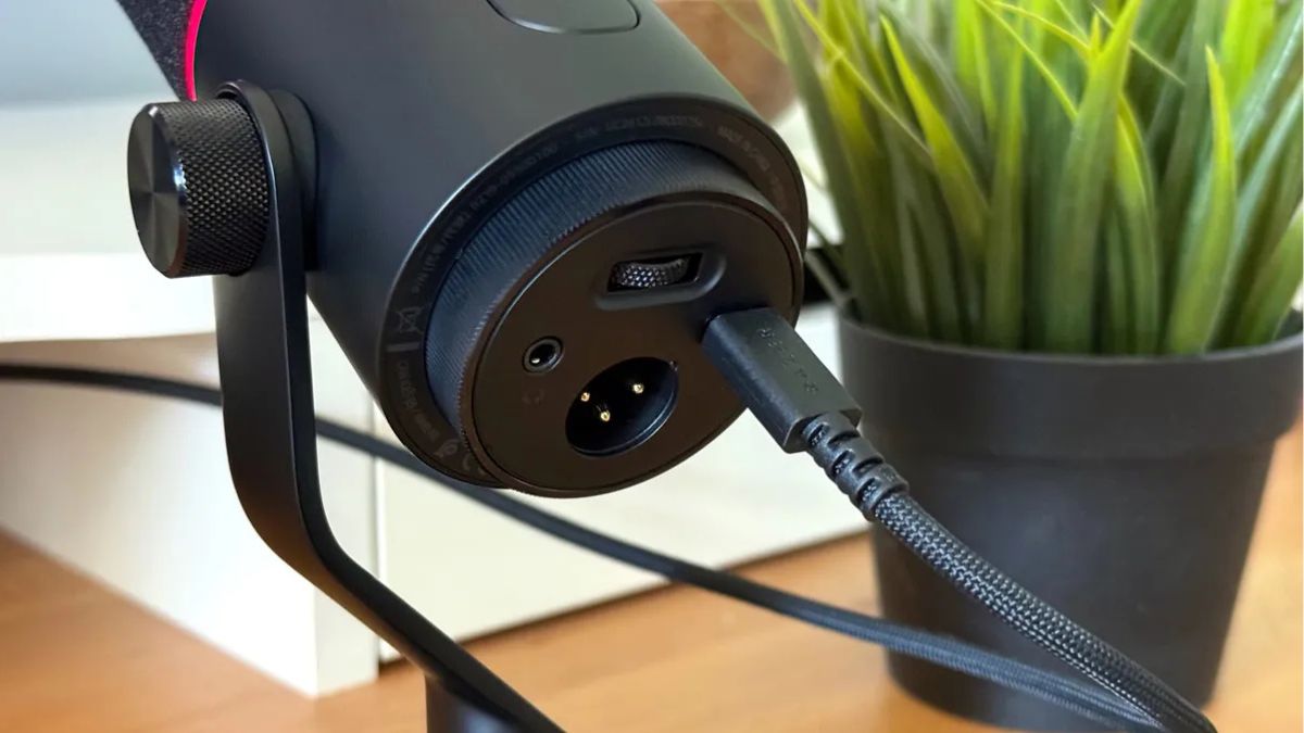 Razer Seiren V3 Pro: micro gaming livestream có đáng tiền?