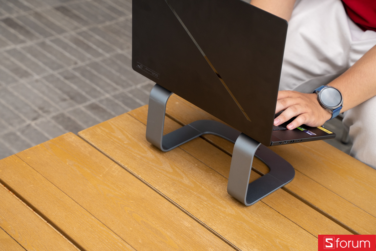 Giá đỡ laptop di động HyperSpace: có đáng tiền cho freelancer?