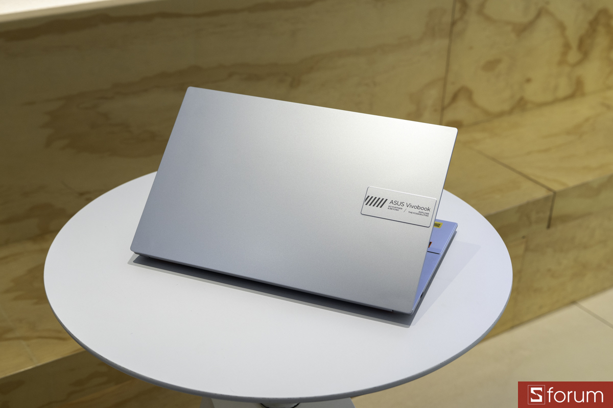 Hướng dẫn chọn laptop cho học sinh cấp 2: Hiệu năng, giá và độ bền