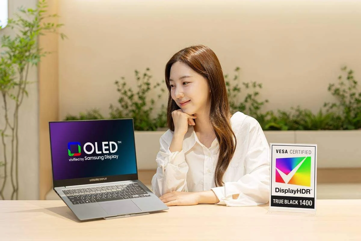 Màn hình OLED kép Samsung 1.600 nits: Cú hích mới cho laptop dựng video và thiết kế