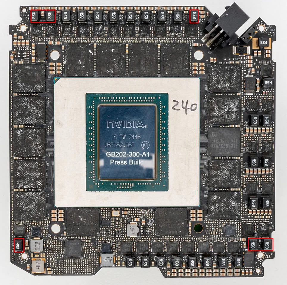 Cộng Đồng Mở Khóa Cảm Biến Ẩn Trên RTX GPU: Giám Sát Nhiệt Độ VRAM Từng Module