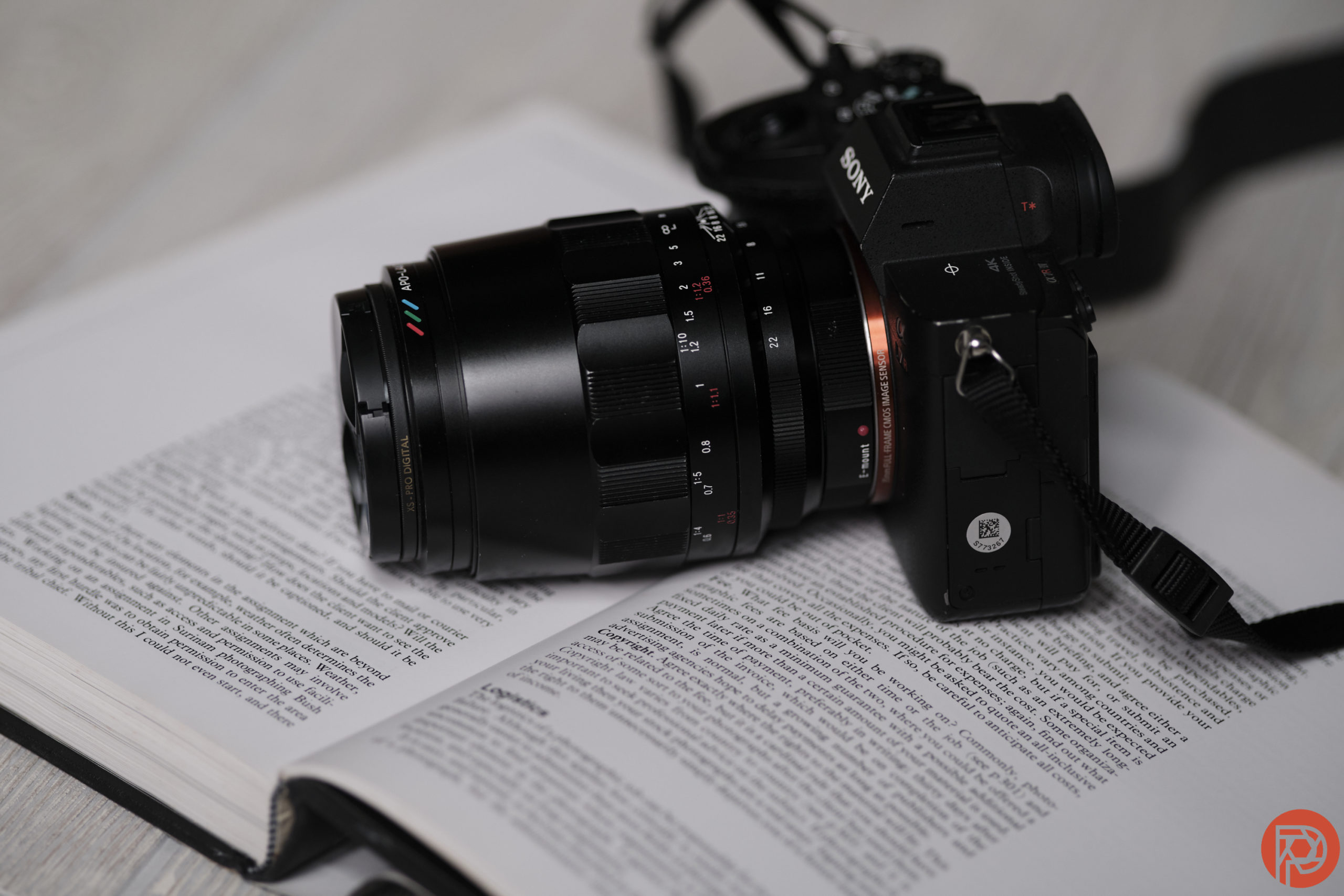 Voigtländer’s 90mm Compact Telephoto Lens Redefines M-Mount Versatility