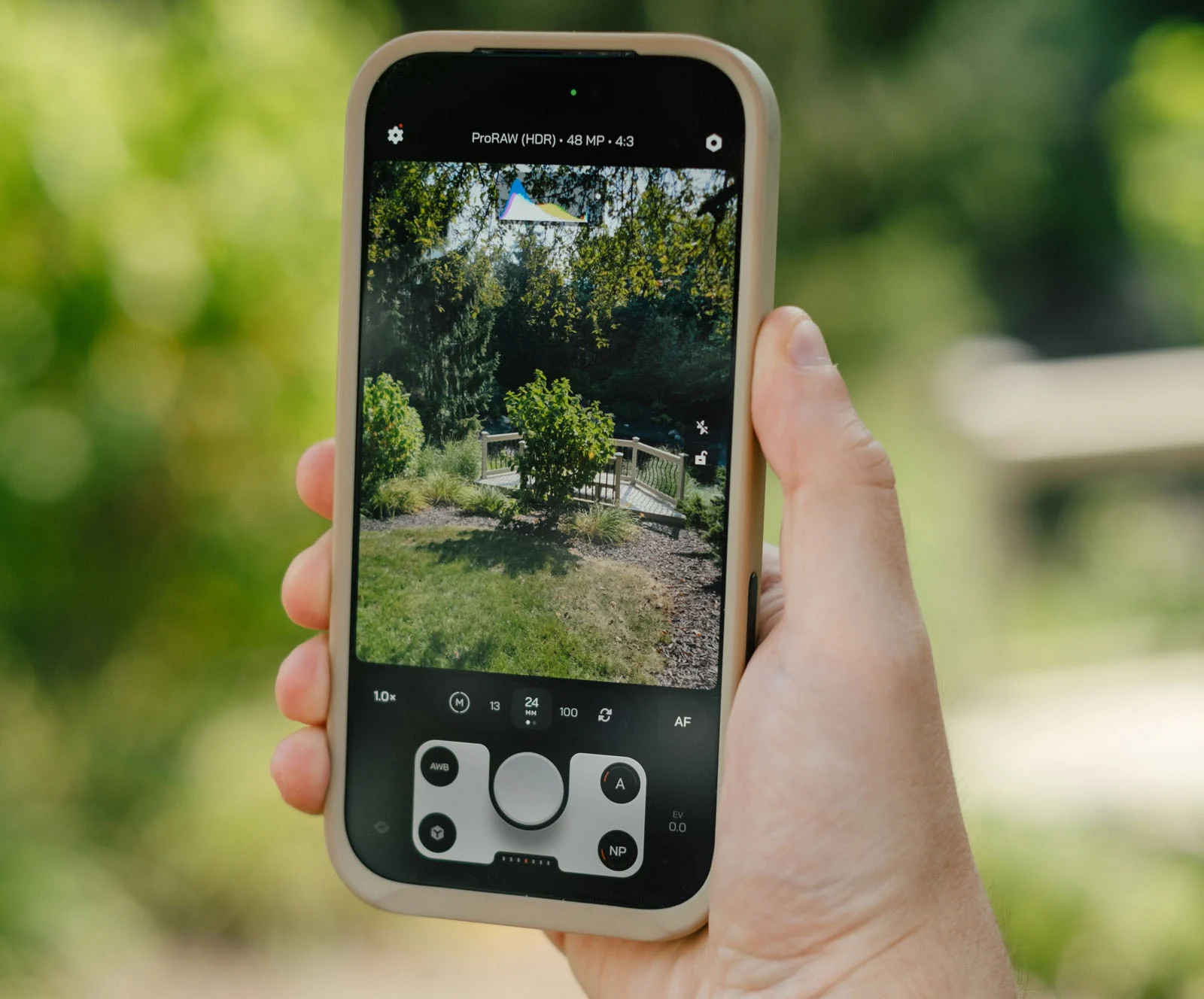 Why Your Phone Photos Shake and the Habit That Fixes It