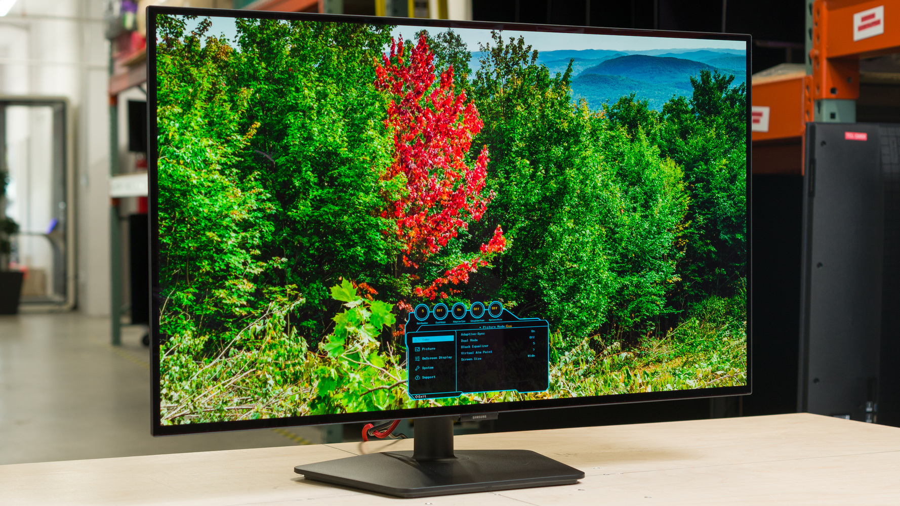 OLED Gaming Monitors for Hybrid Desks: LG vs Samsung