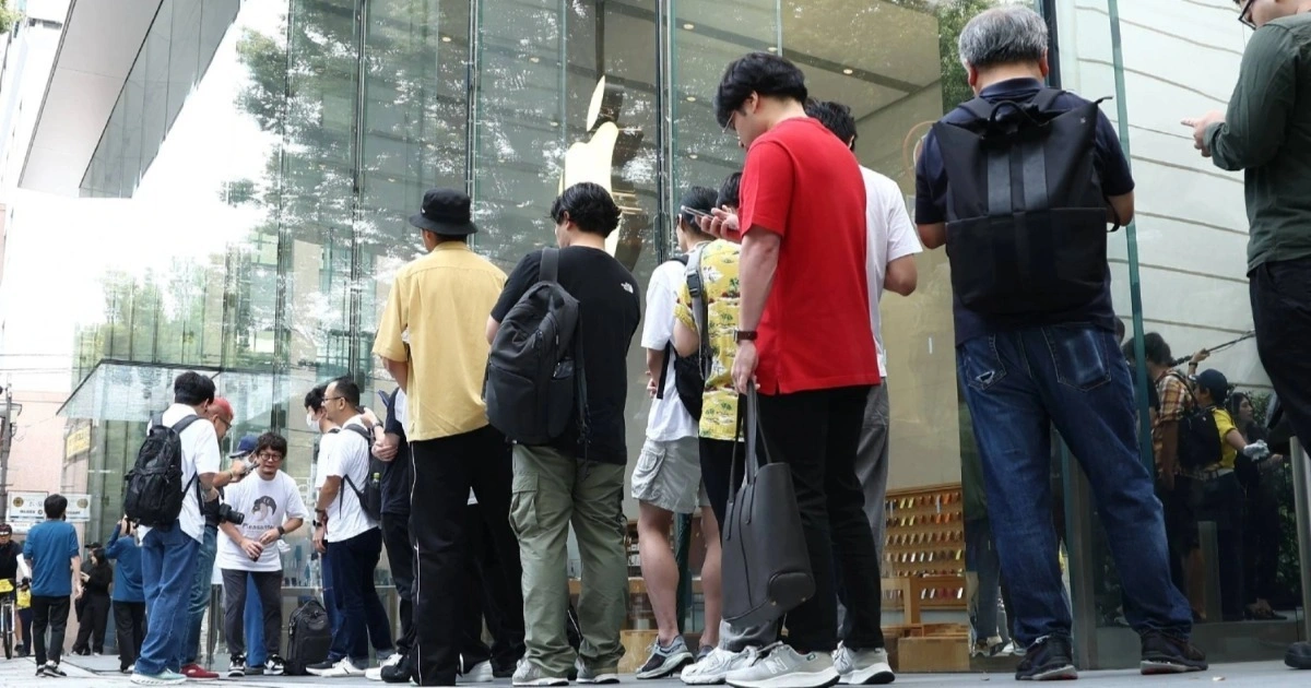 Người Việt chi tiền tỷ cho iPhone Pro: Lý do thật sự là gì?