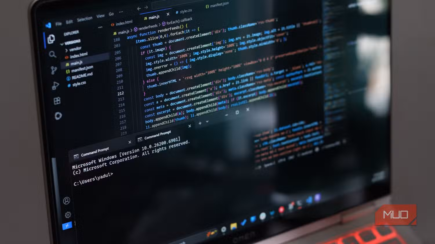 Lightweight Code Editors vs Heavy IDEs: What To Use