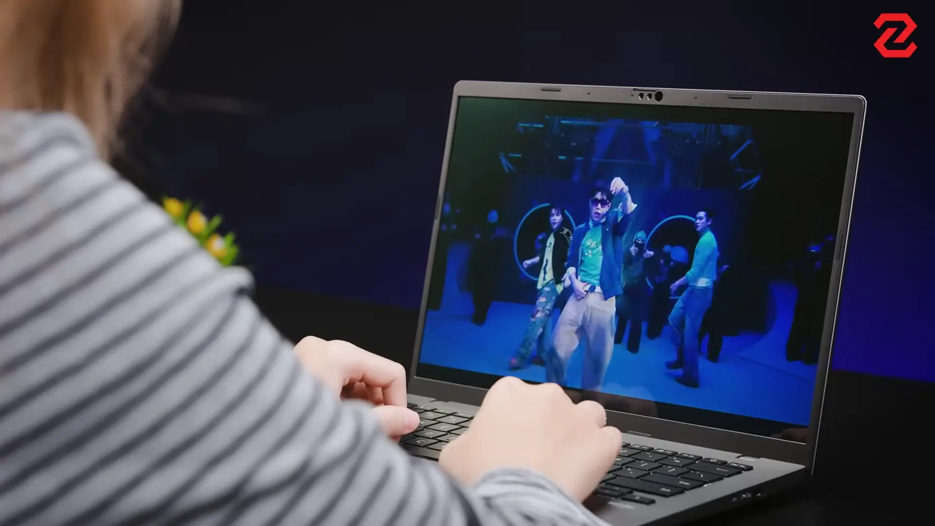 ASUS Back to School: Chọn Vivobook hay laptop 16 inch nào cho mùa tựu trường