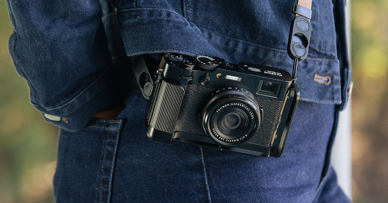 L-bracket Peak Design và flash Godox Lux Junior II: khác biệt ở tư duy làm việc