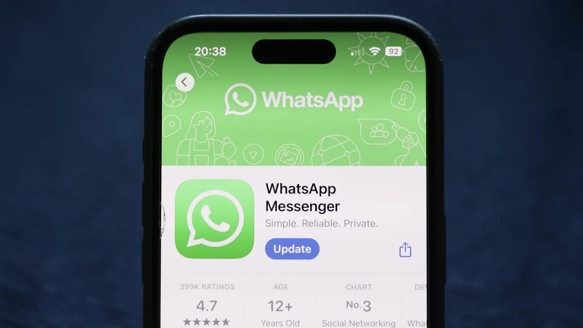 WhatsApp’s CarPlay and Android Auto Overhaul Finally Makes Sense