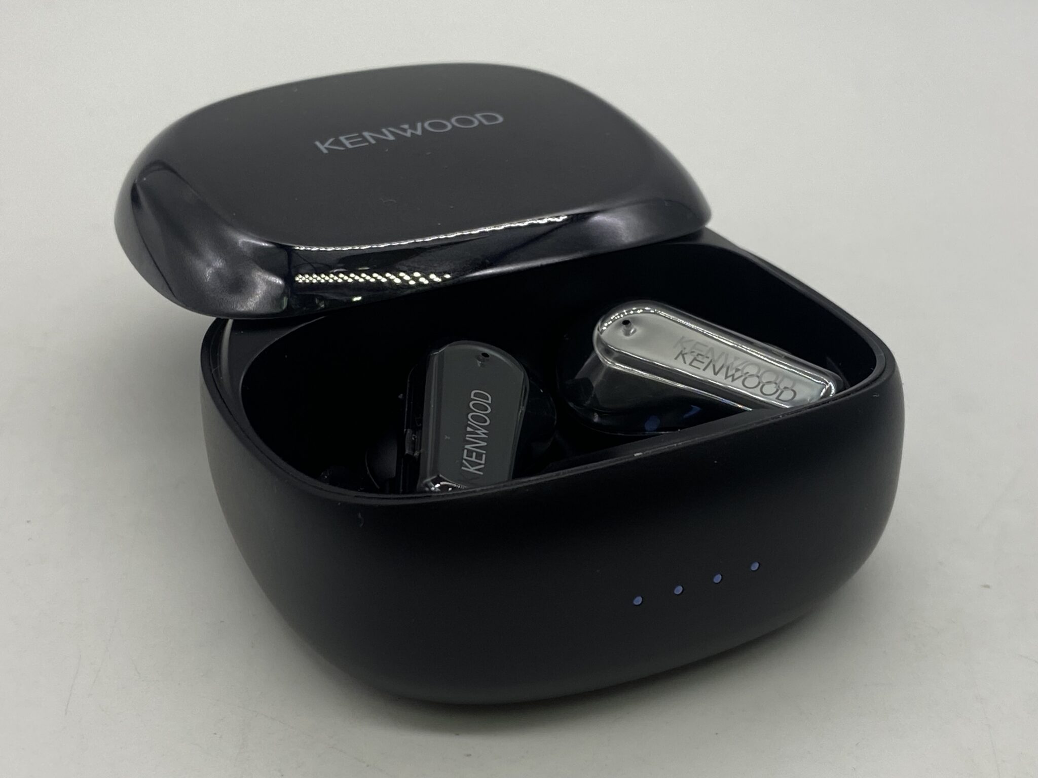 Sennheiser Momentum 5 vs JVC Glass Core Pro: True Wireless for Audiophiles