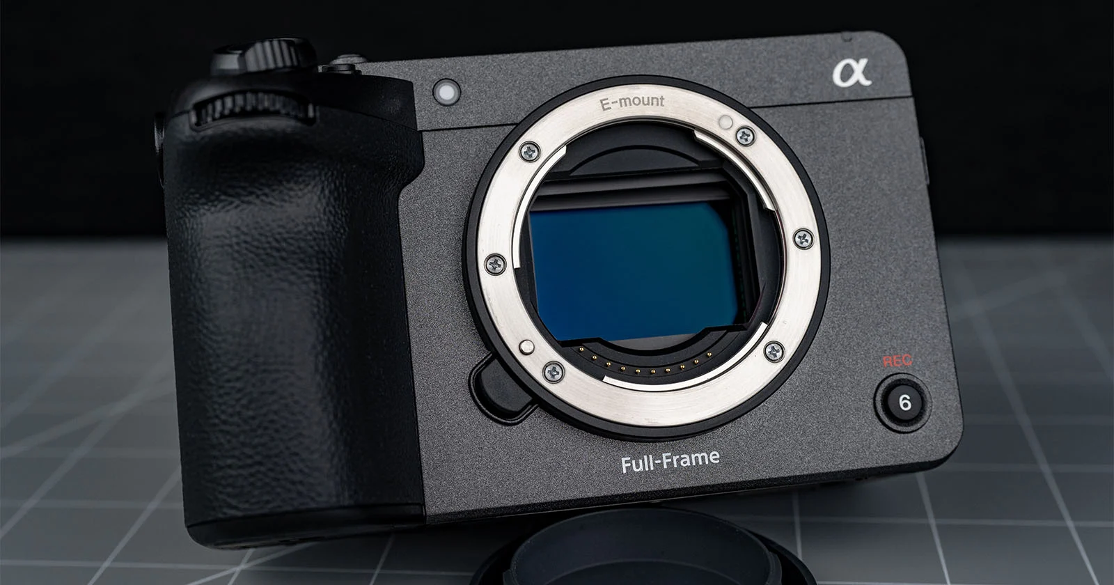 Sony FX5: Open Gate, RAW nội bộ và cảm biến stacked cho nhà làm phim nghiêm túc