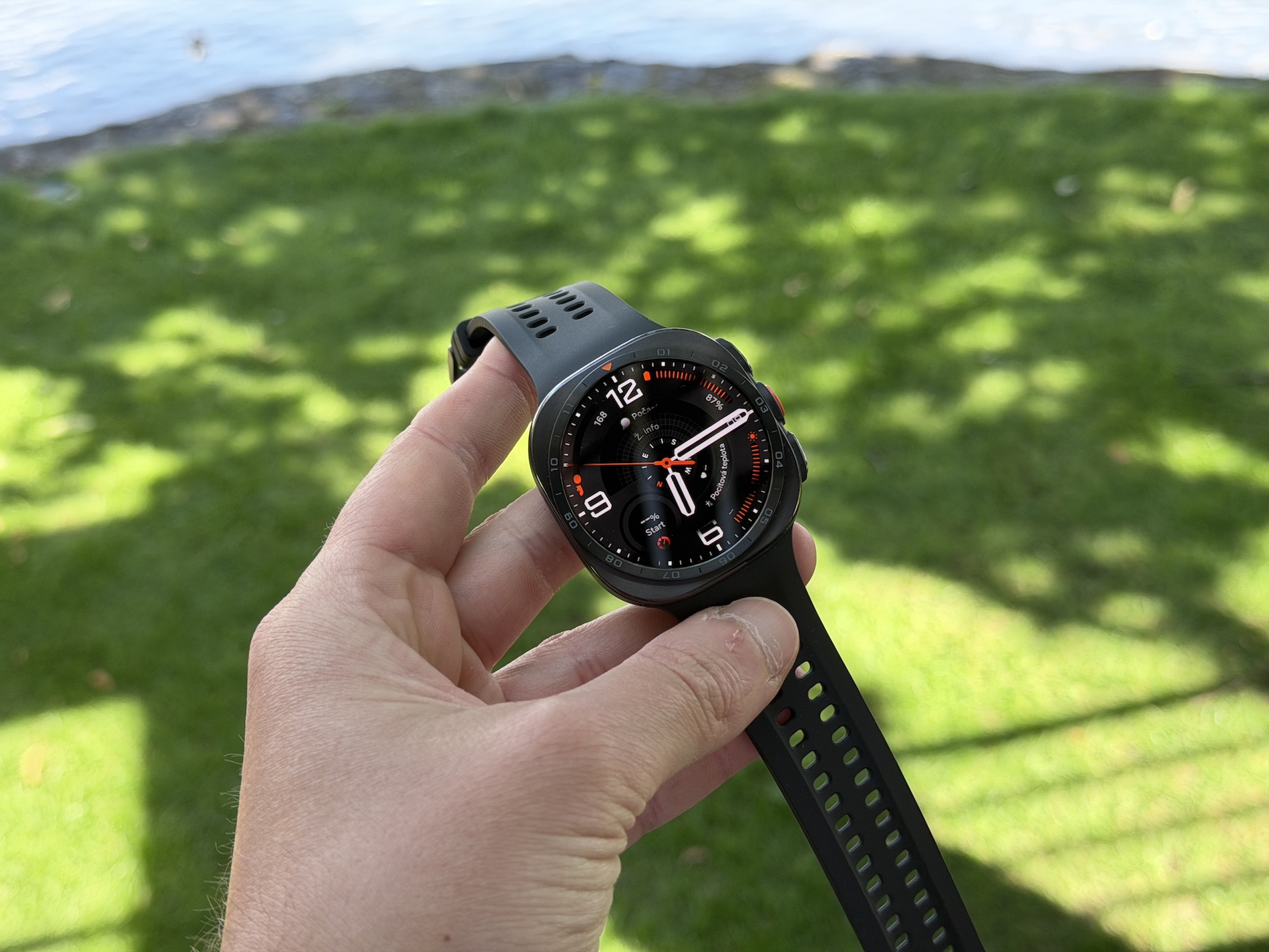 Galaxy Watch Ultra 2 so với Watch Ultra: có nên nâng cấp?
