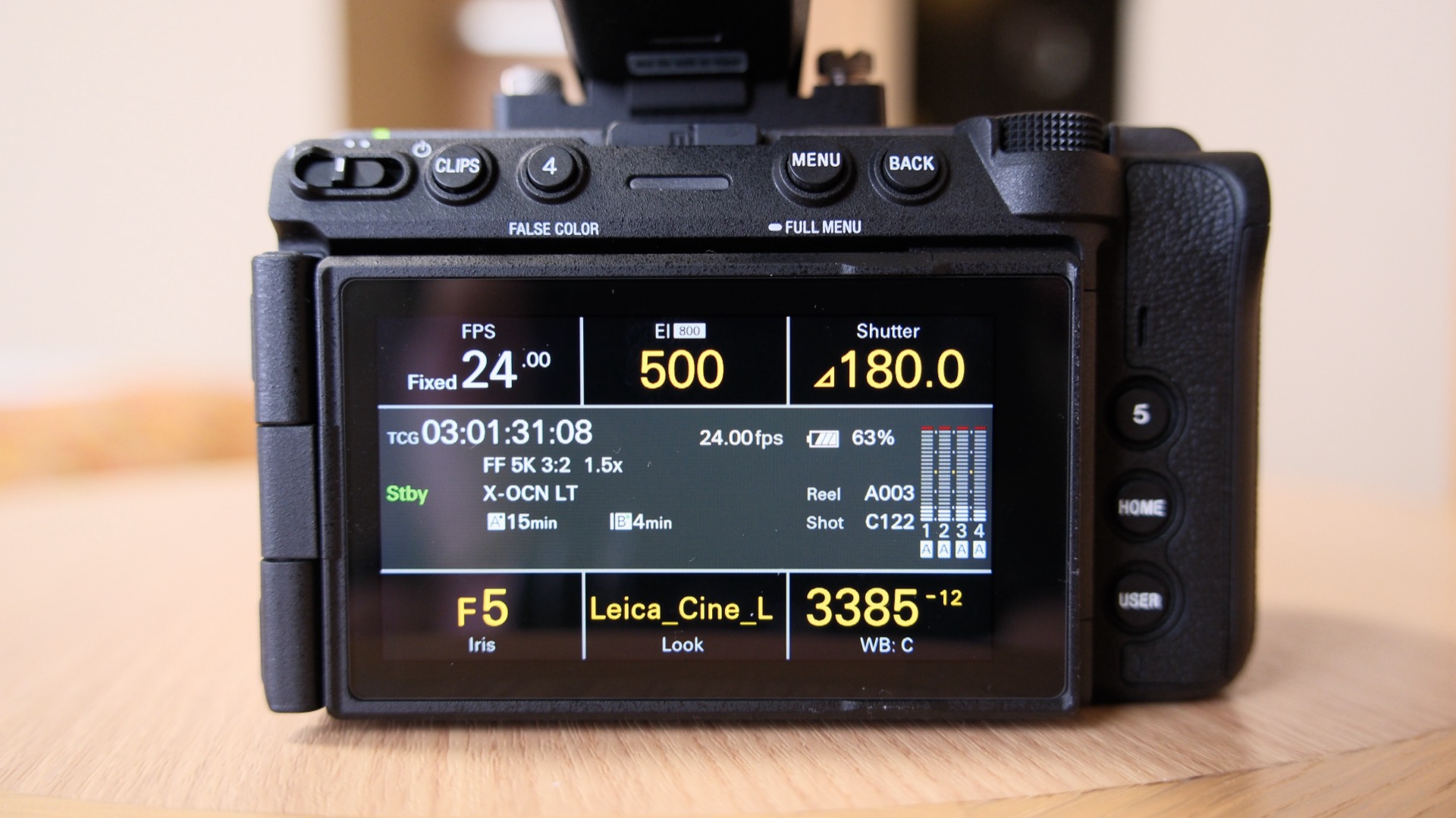 Sony A7R VI vs Sony FX5: chọn máy ảnh chuyên nghiệp nào?