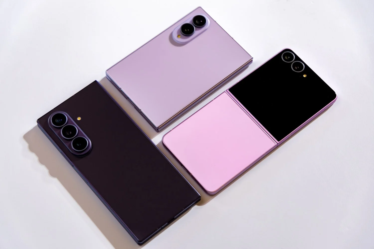Galaxy Z Flip 8 mỏng nhất lịch sử: mỏng để làm gì?