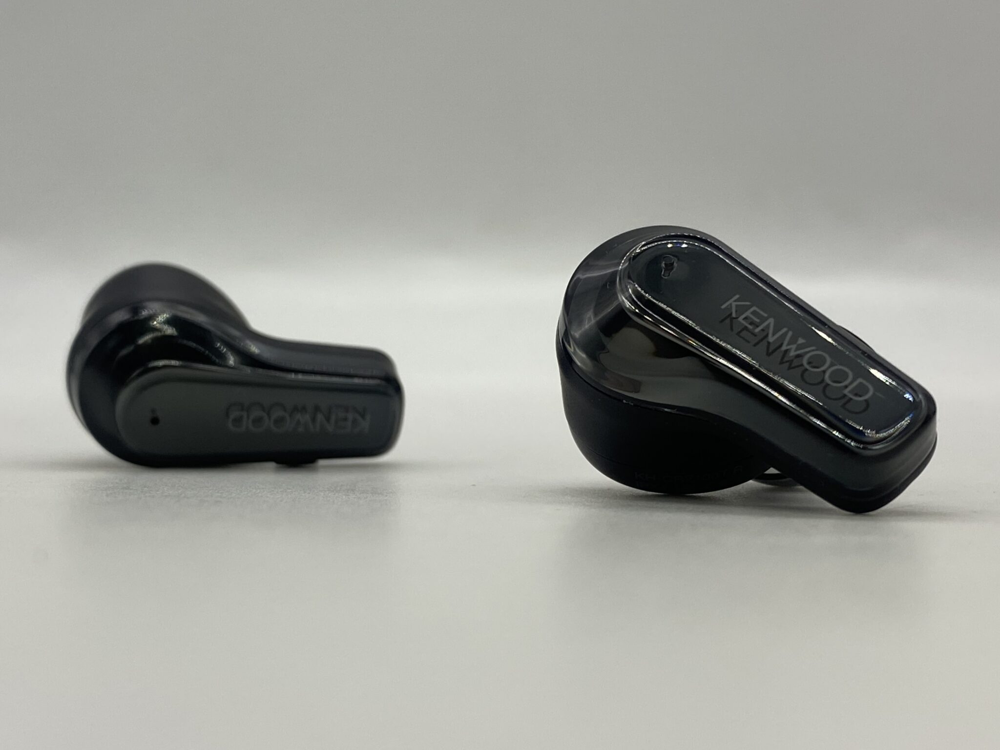 Sennheiser Momentum 5 vs JVC Glass Core Pro: True Wireless for Audiophiles