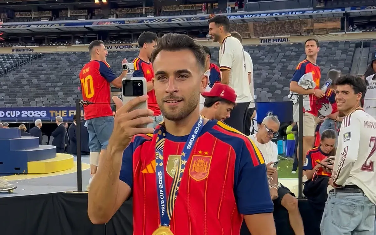 Honor Robot Phone tại World Cup: Gimbal tự động có đổi cuộc chơi nhiếp ảnh di động?