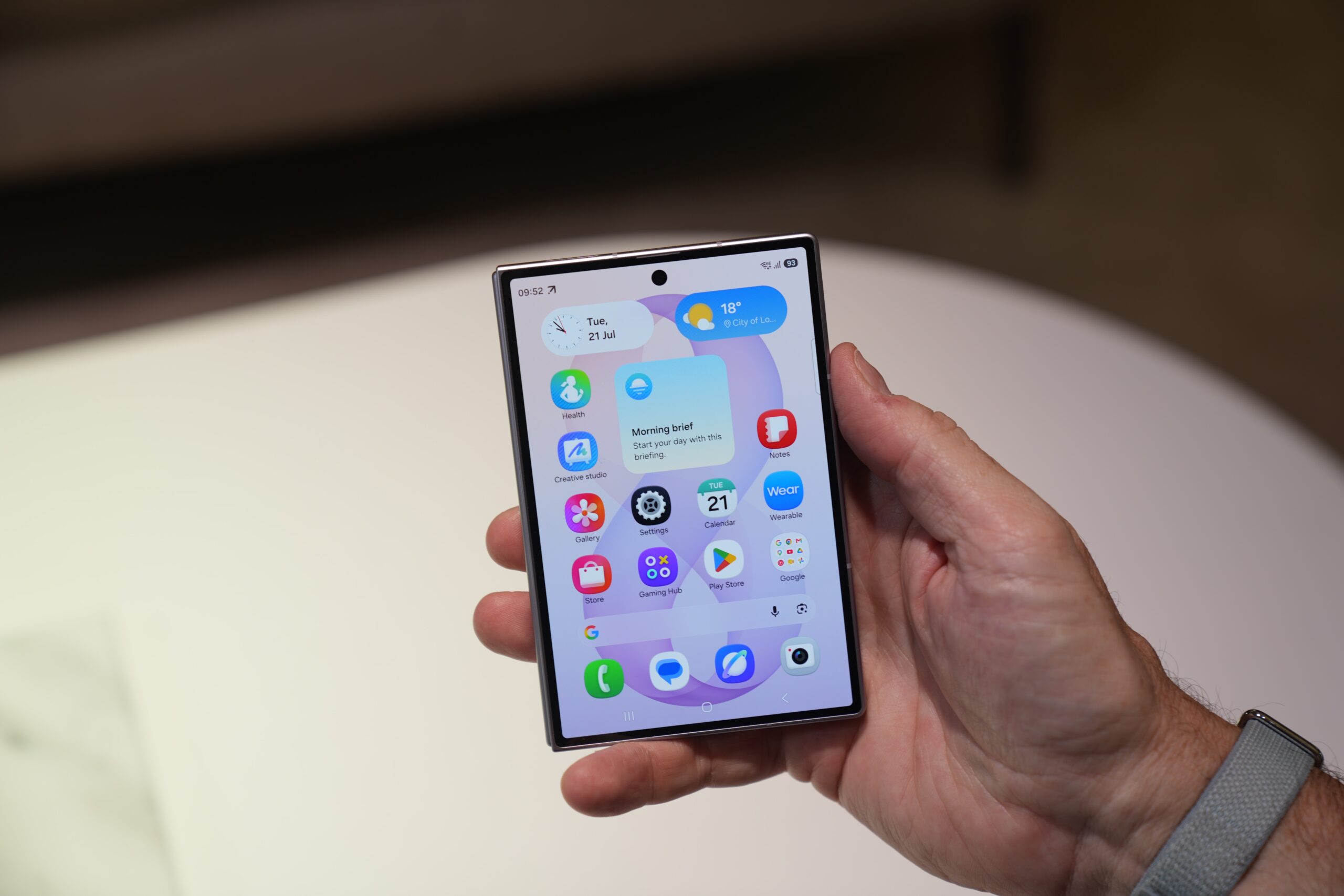 Galaxy Z Fold8’s Passport Design Finally Makes Foldables Feel Natural