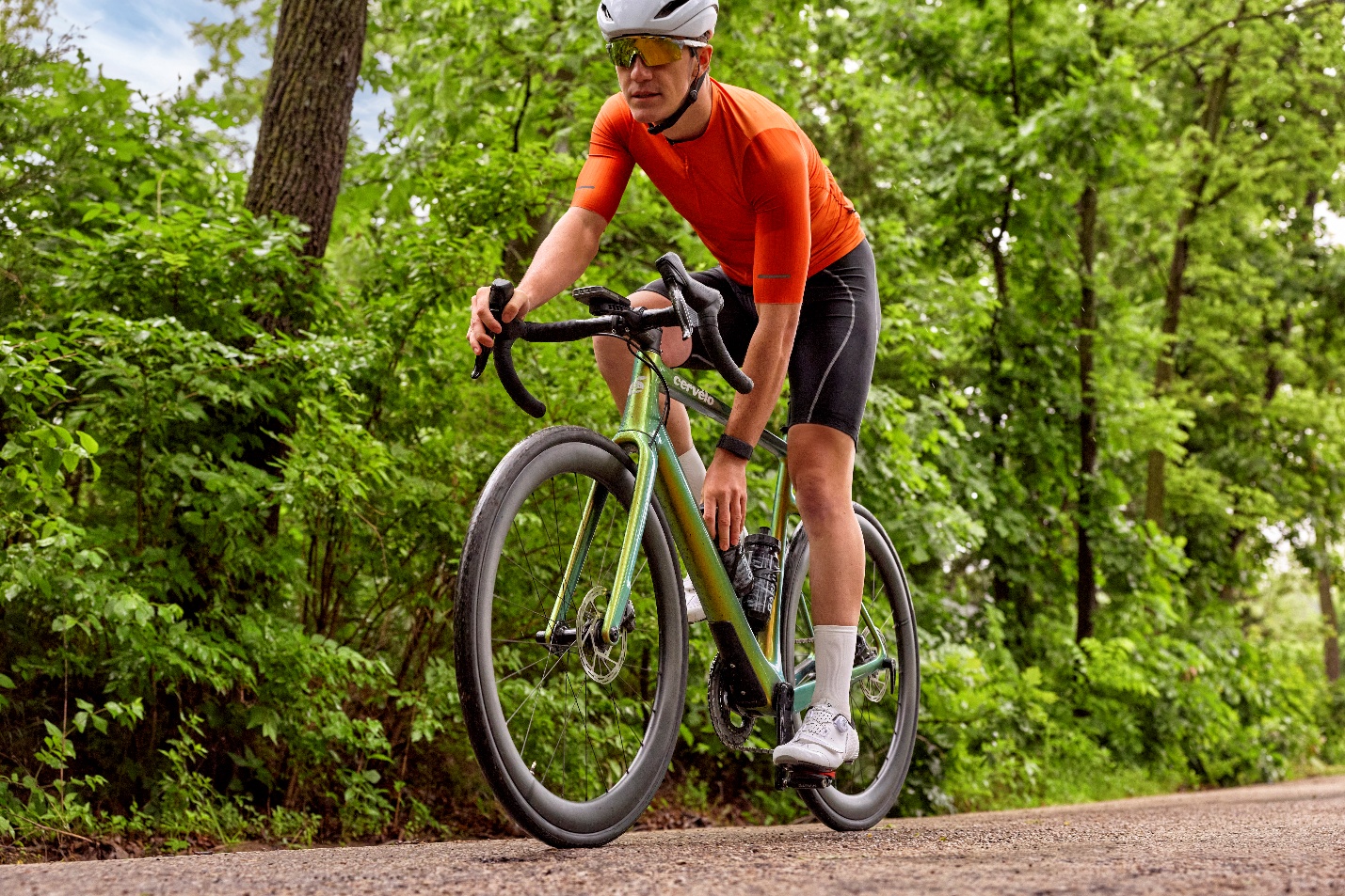 Garmin CIRQA: vòng đeo không màn hình có đáng tiền?