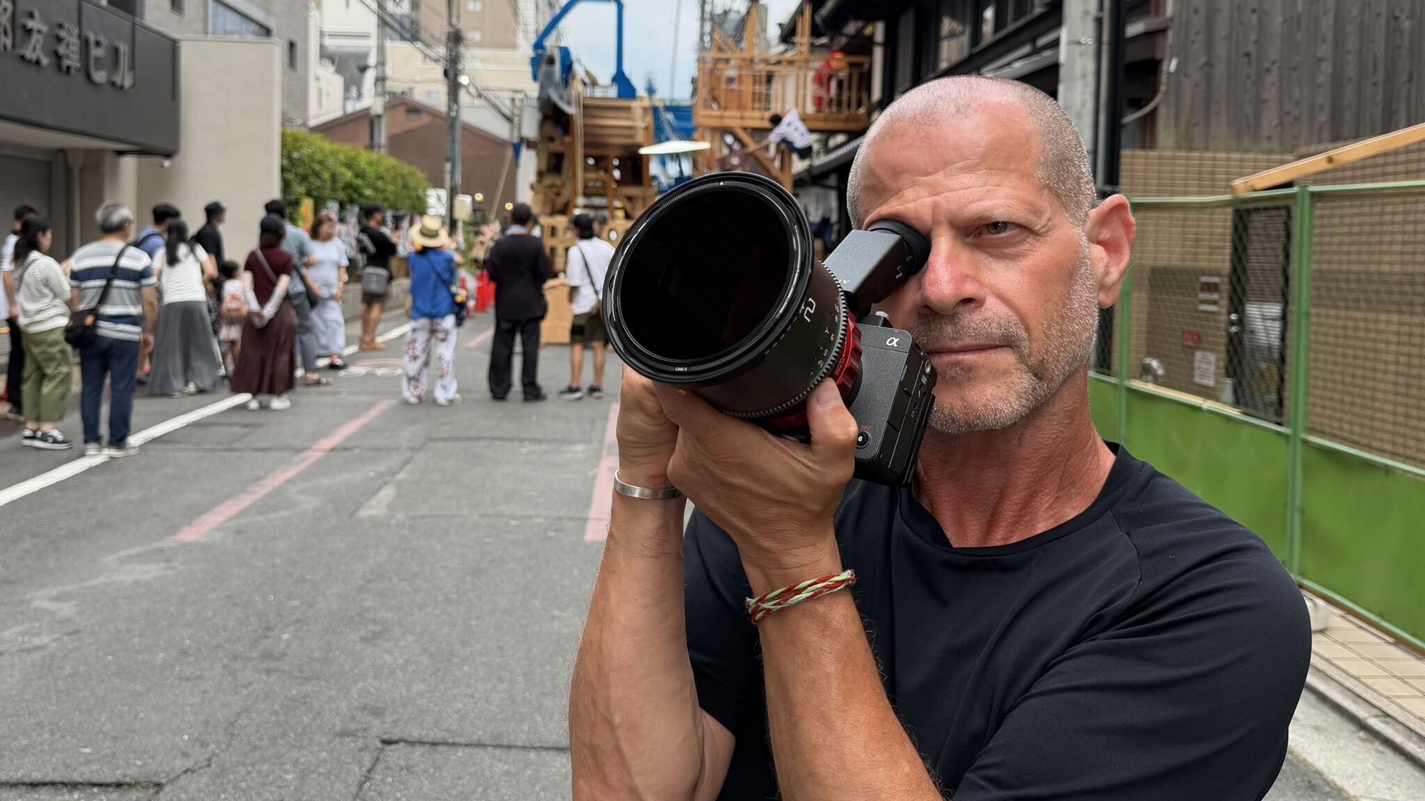 Sony A7R VI vs Sony FX5: chọn máy ảnh chuyên nghiệp nào?