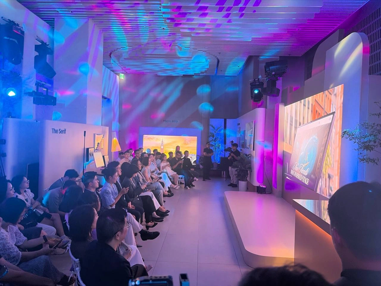 Samsung Galaxy Unpacked: Ba mẫu điện thoại gập bước vào kỷ nguyên AI
