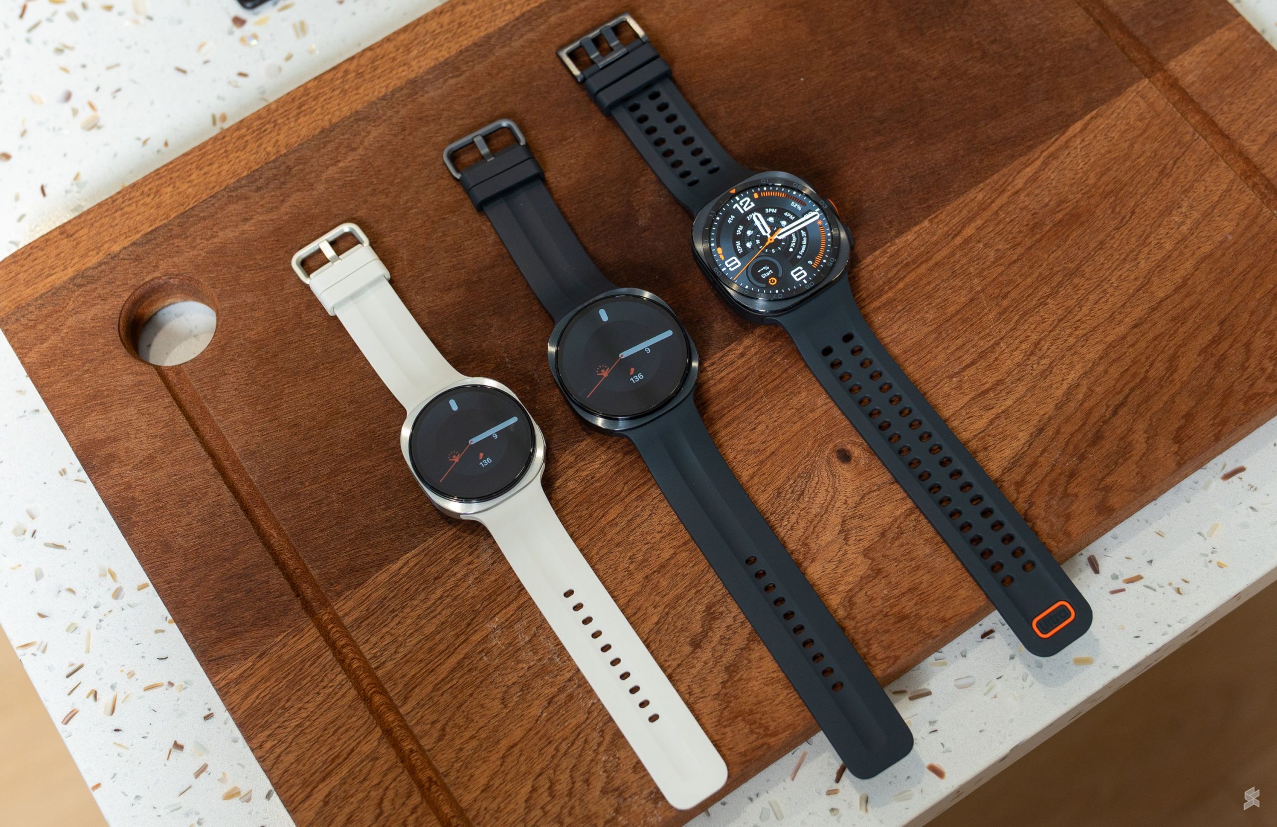 Galaxy Watch Ultra2 and Watch9 Aim Straight at Apple and Garmin