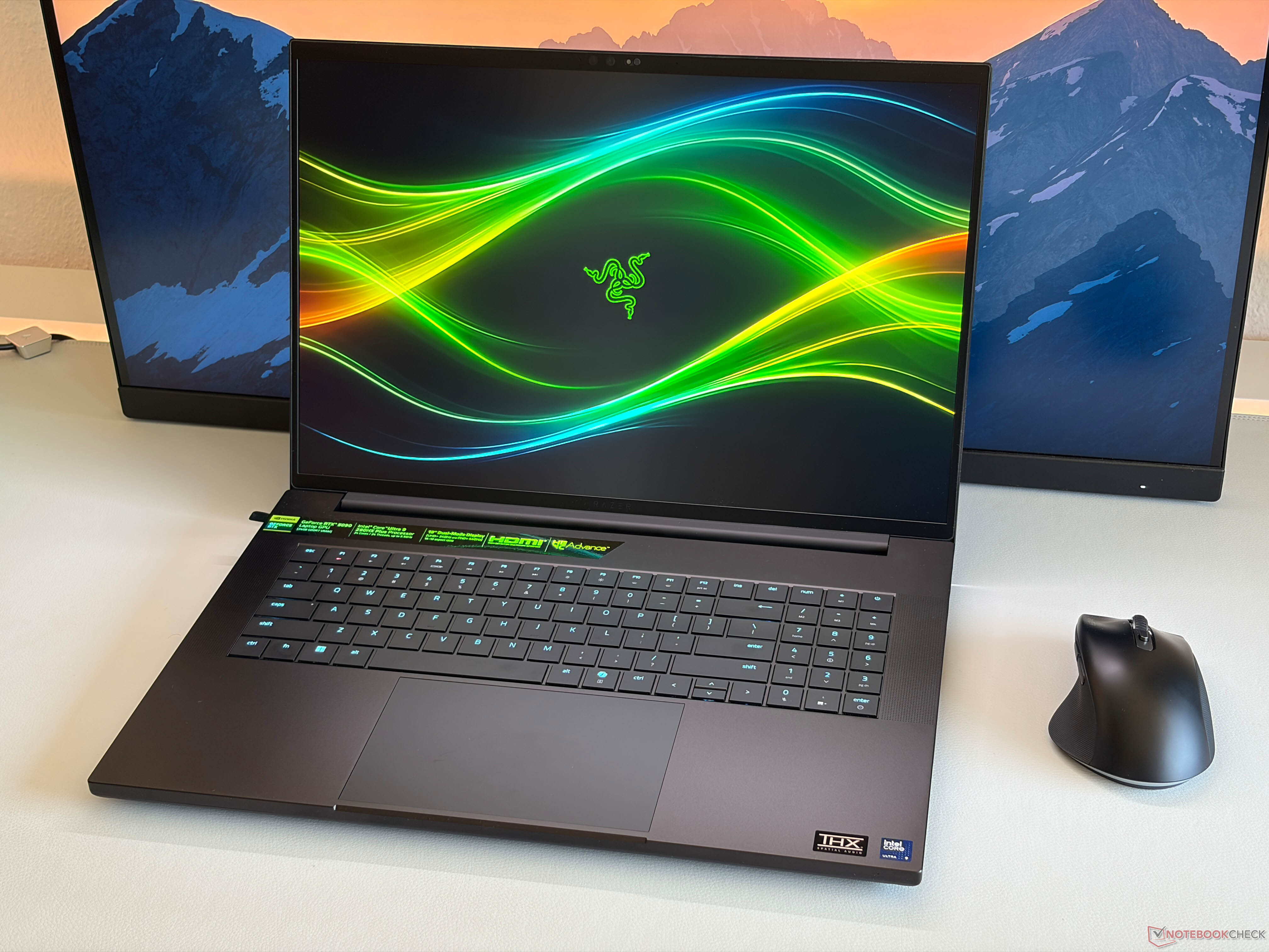 Razer Blade 18 với RTX 5090: sức mạnh tối đa, giá vượt giới hạn?