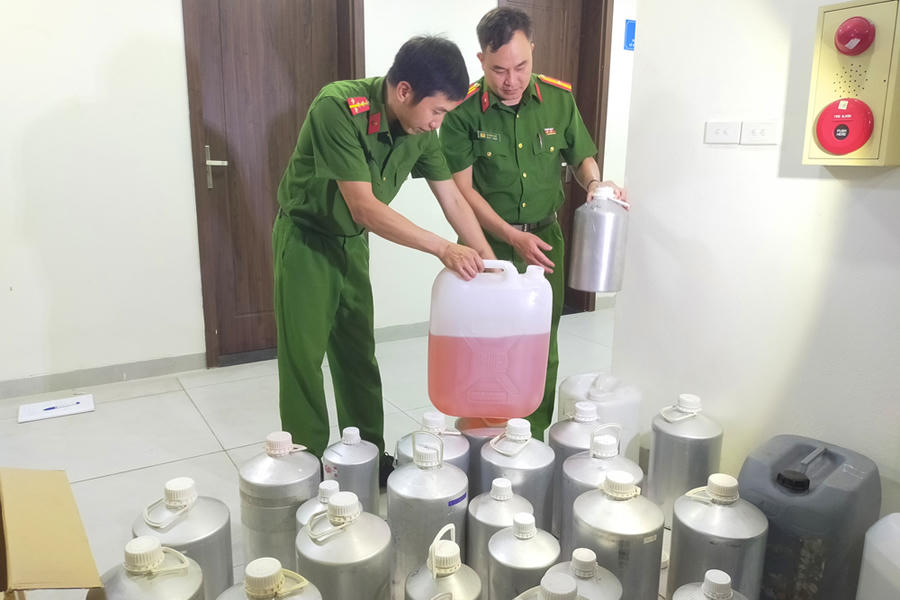 Cách phát hiện nước hoa giả qua vụ án Thanh Hóa