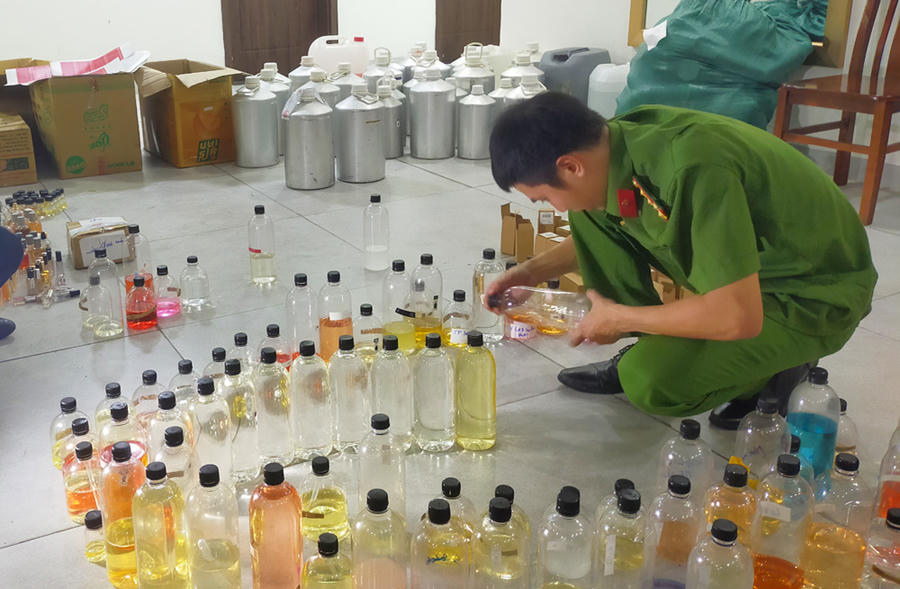 Cách phát hiện nước hoa giả qua vụ án Thanh Hóa