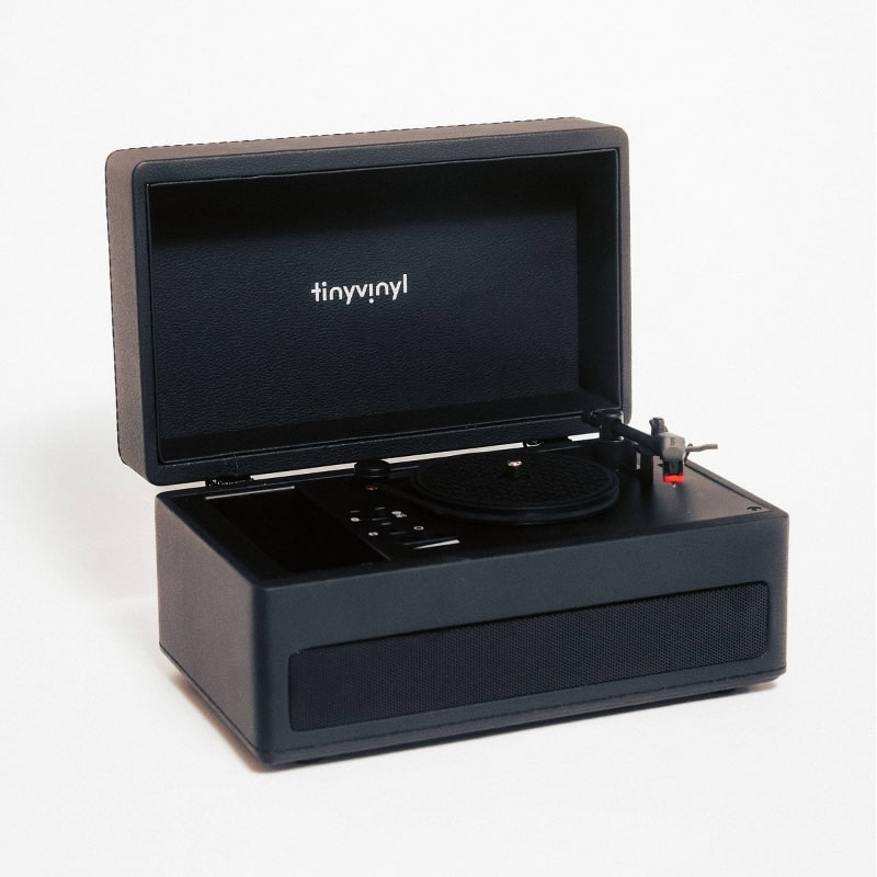 Why Retro Audio Formats Are Winning Over Modern Audiophiles