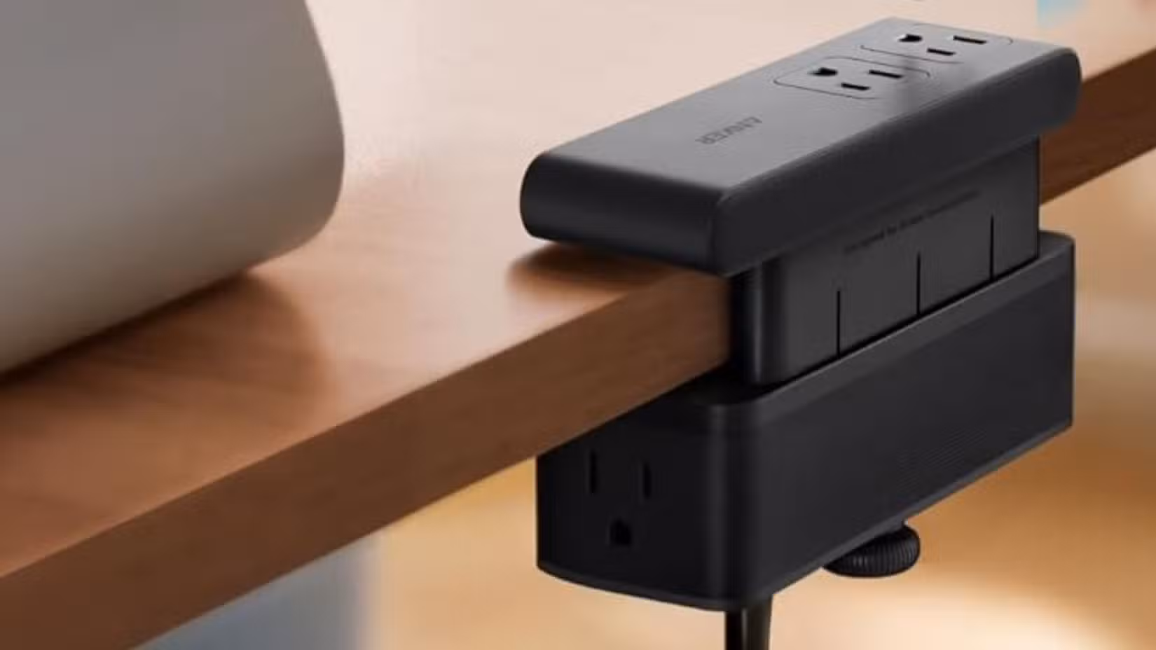 Thanh nguồn Anker Nano: giải pháp gọn gàng cho bàn làm việc sáng tạo